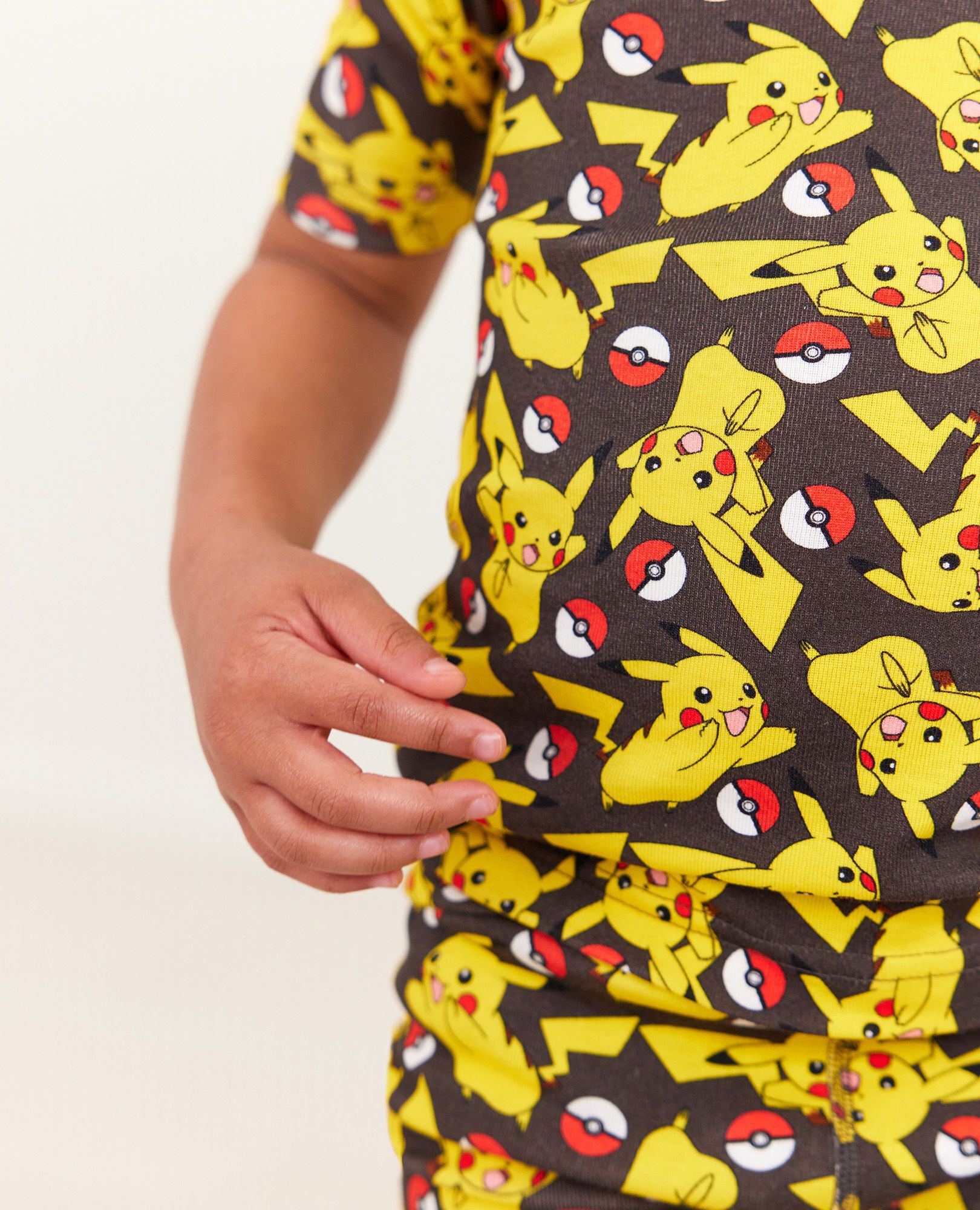 Small Fits like a 6 Halloween Pokémon Pikachu Character Pajamas Size 8 
