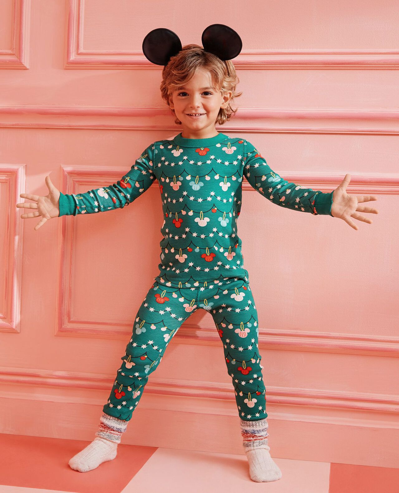 Disney Mickey Mouse Holiday HannaJams⢠Pajama Set in Mickey Garland - main