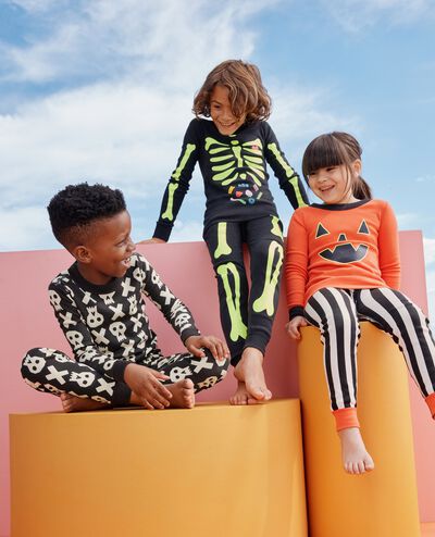 Halloween HannaJams™ Pajama Set in Skulls on Black - main