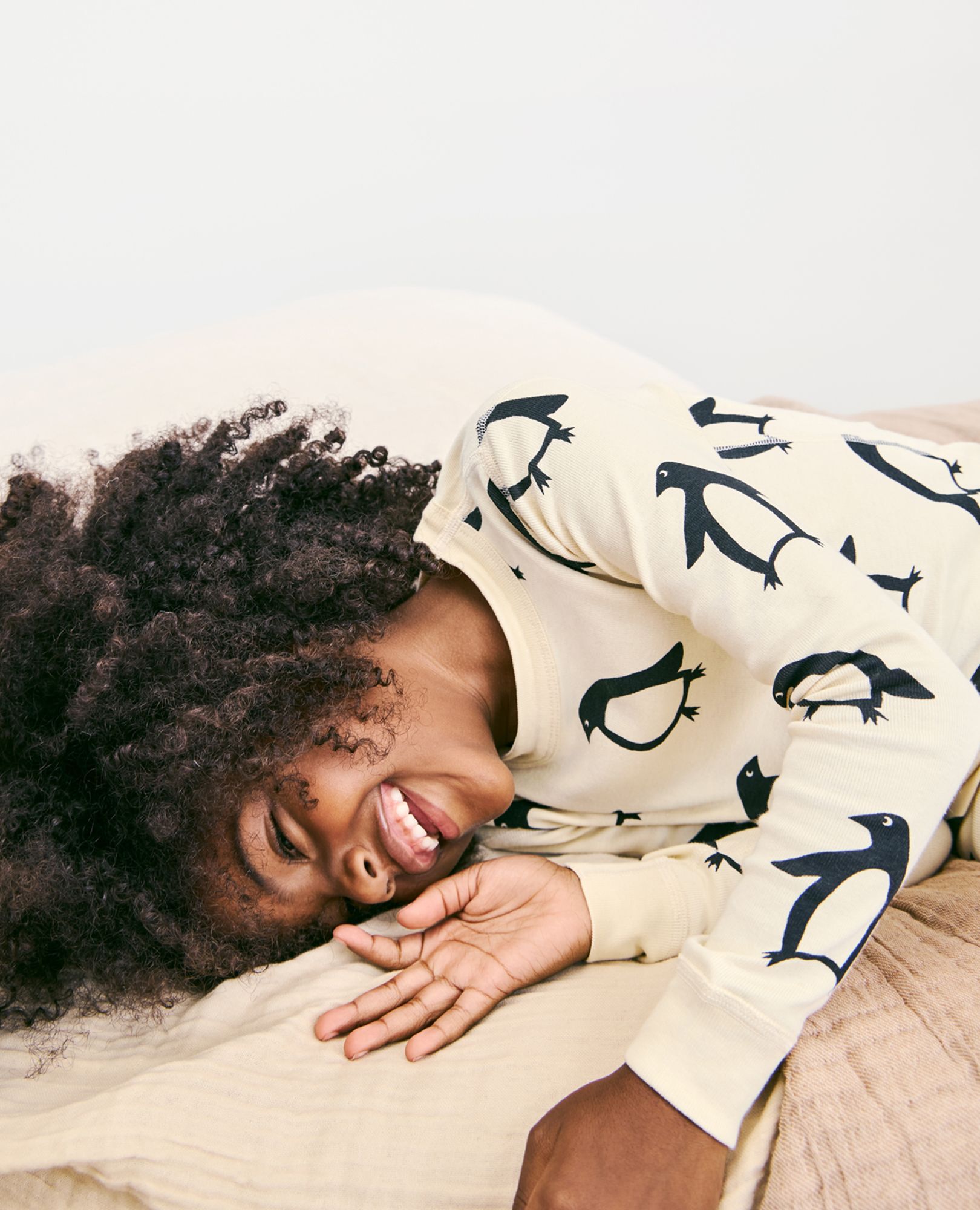 (取寄) ノーム スウィート ノーム ホリディ パジャマ シャツ - オーガニック コットン, ロング スリーブ Hanna Andersson Gnome Sweet Gnome Holiday Pajama Shirt - Organic Cotton, Long Sleeve  Gnome Print Holiday HannaJams™ Pajama Set | Hanna Andersson