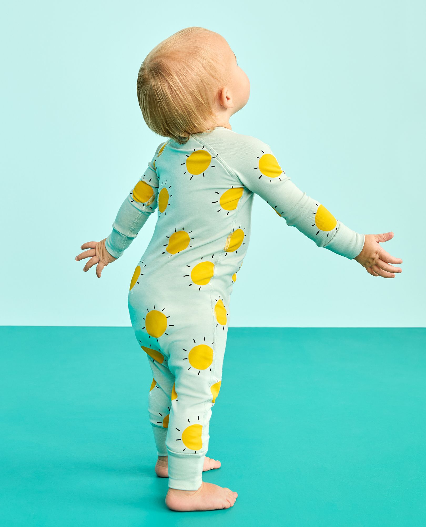 HannaSoft™ Stretch Sleeper in Springtime Suns on Blue - main