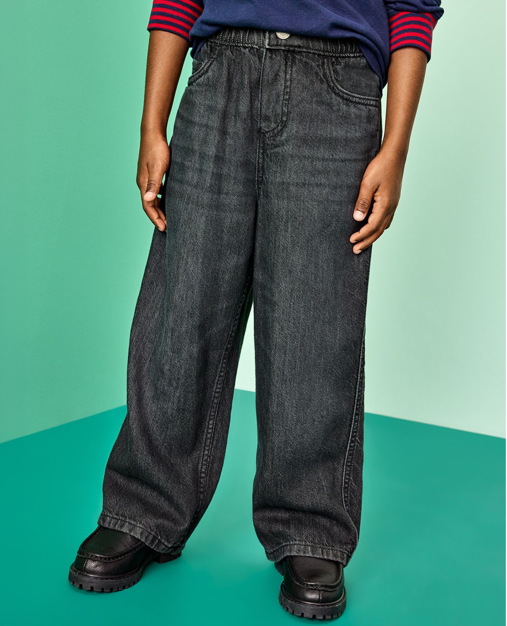 Loose Fit Jeans in Black Wash - main