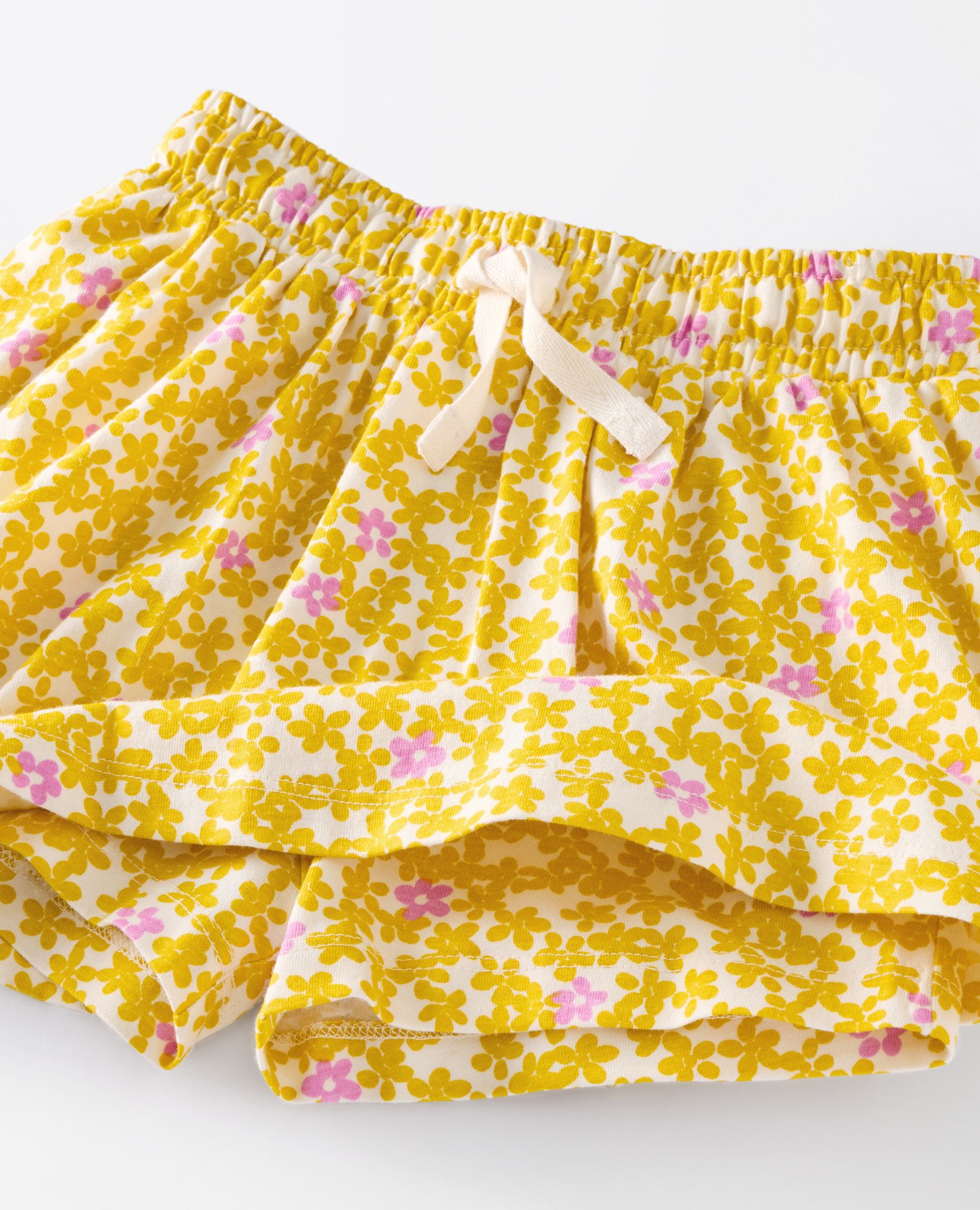 Drawcord Skort in Scattered Daisies on Ecru - main