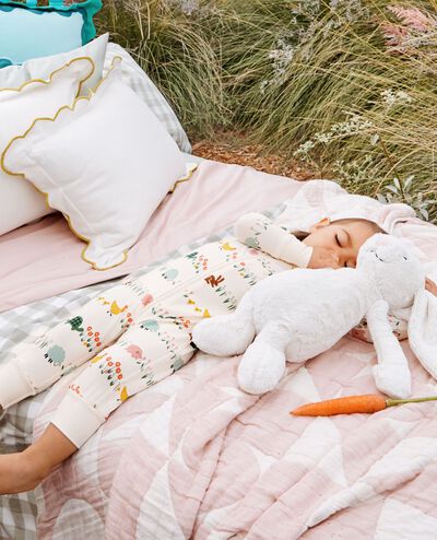 HannaSoft™ Stretch Sleeper in Springtime Critters - main