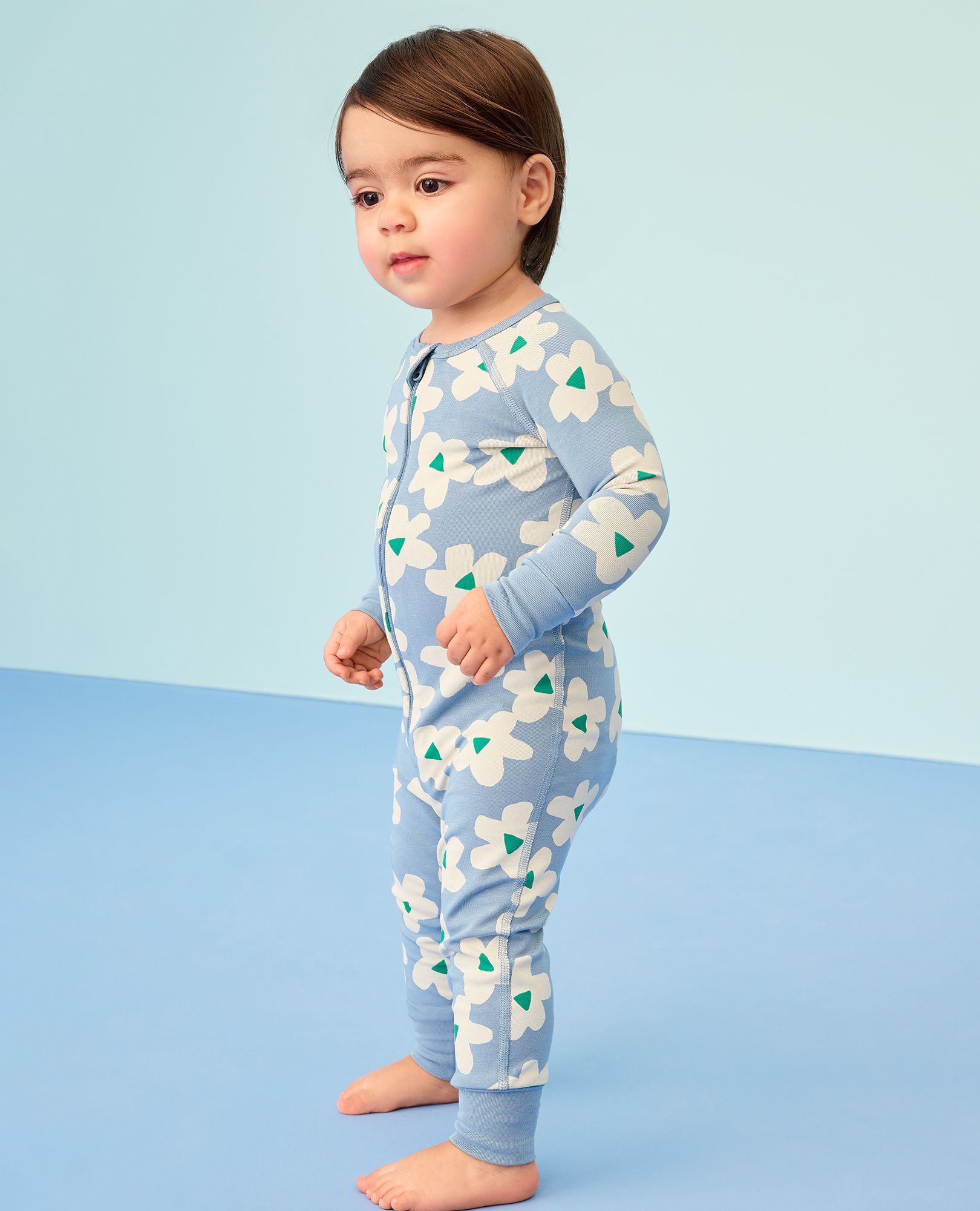 HannaSoft™ Stretch Sleeper in Ecru Flowers on Blue - main