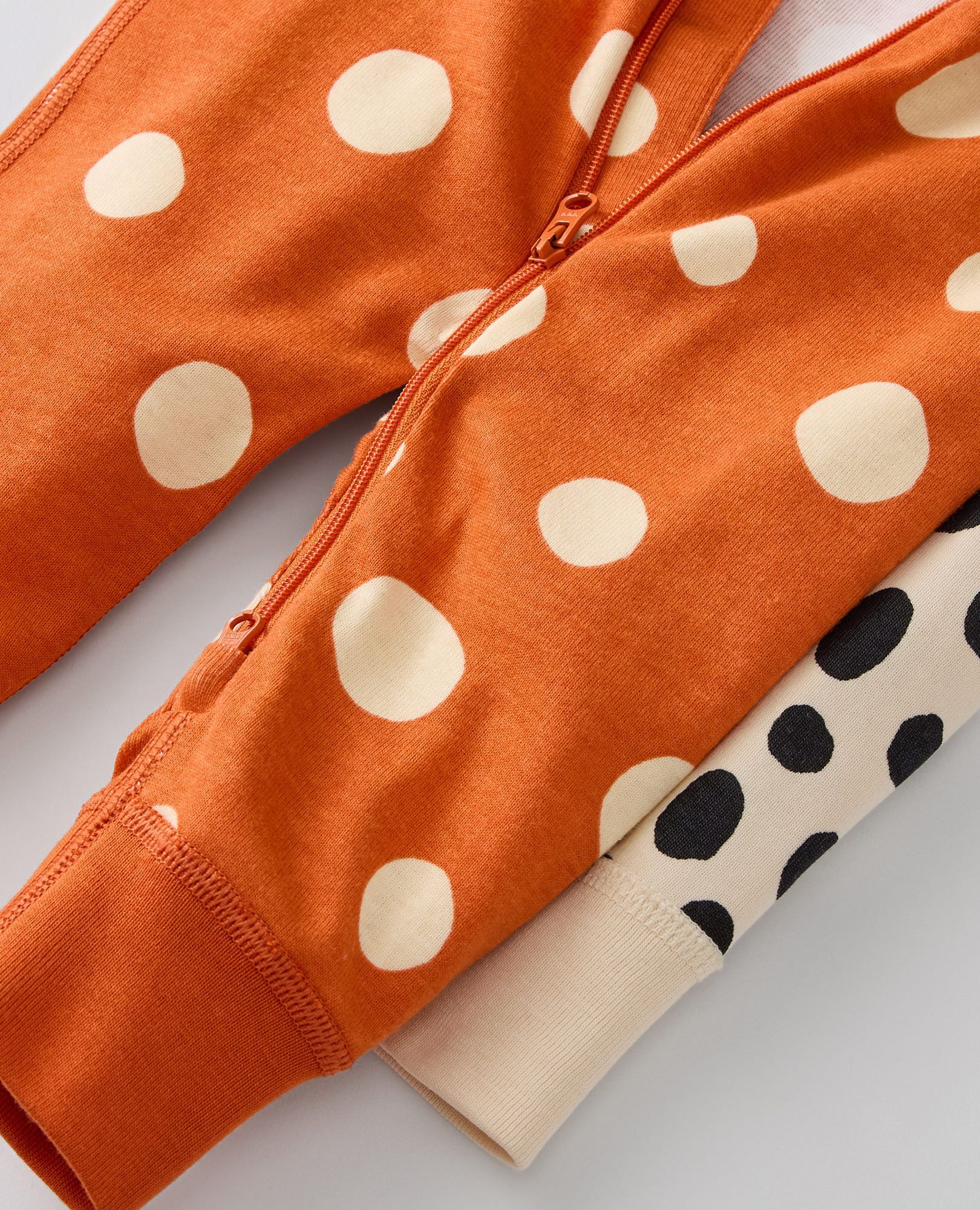 Halloween HannaJams™ Sleeper in Dots on Bisque - main