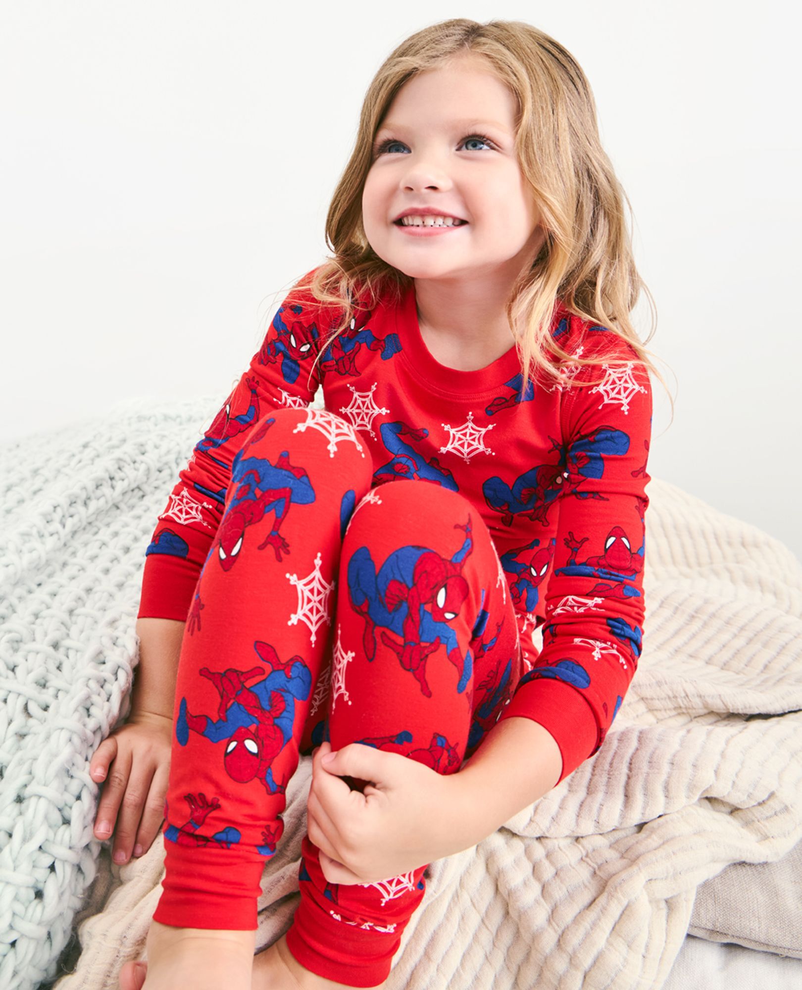 Girls marvel pajamas 2025