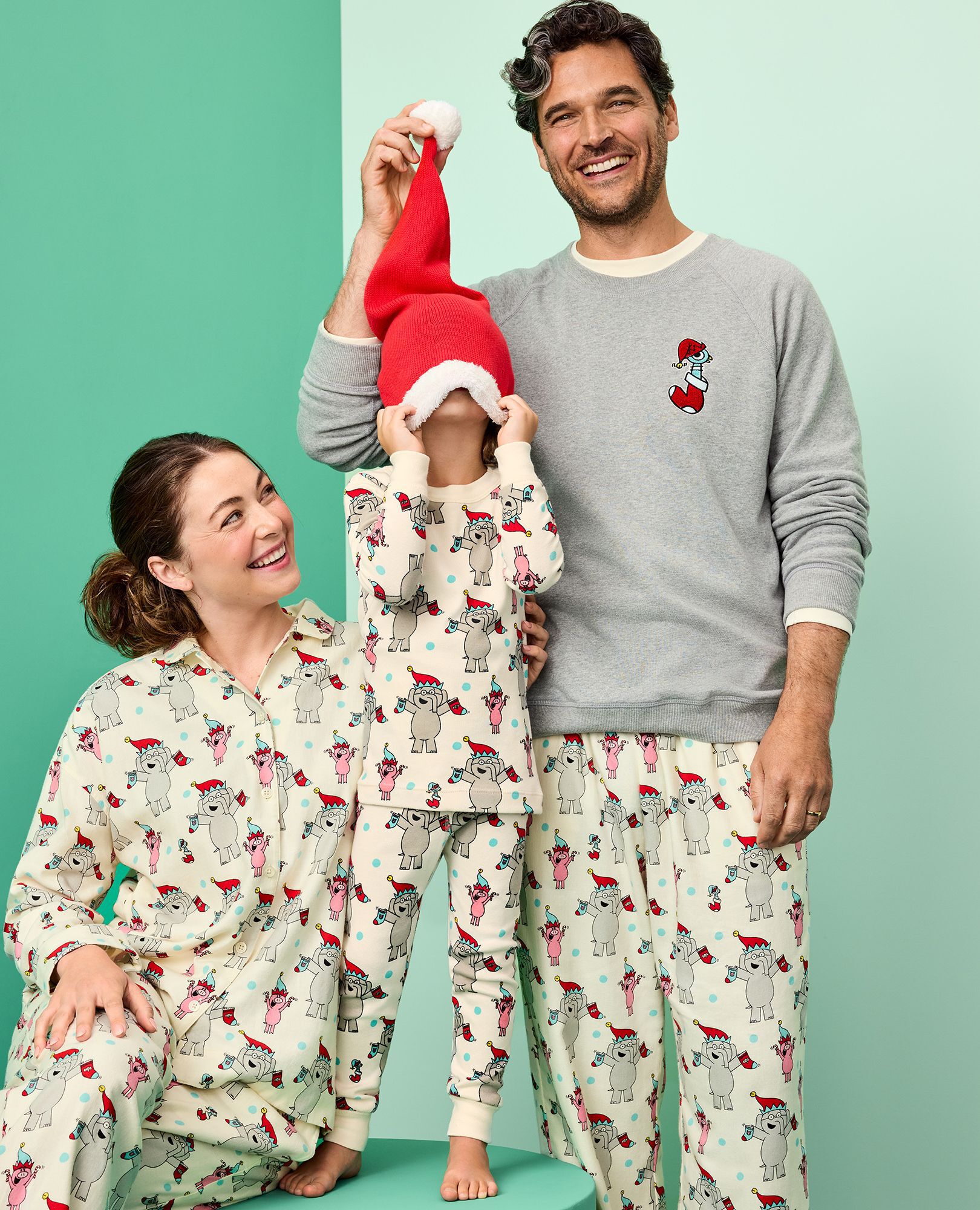 Elephant & Piggie Holiday HannaJams™ Pajama Set in Hidden Pigeon Holiday - main