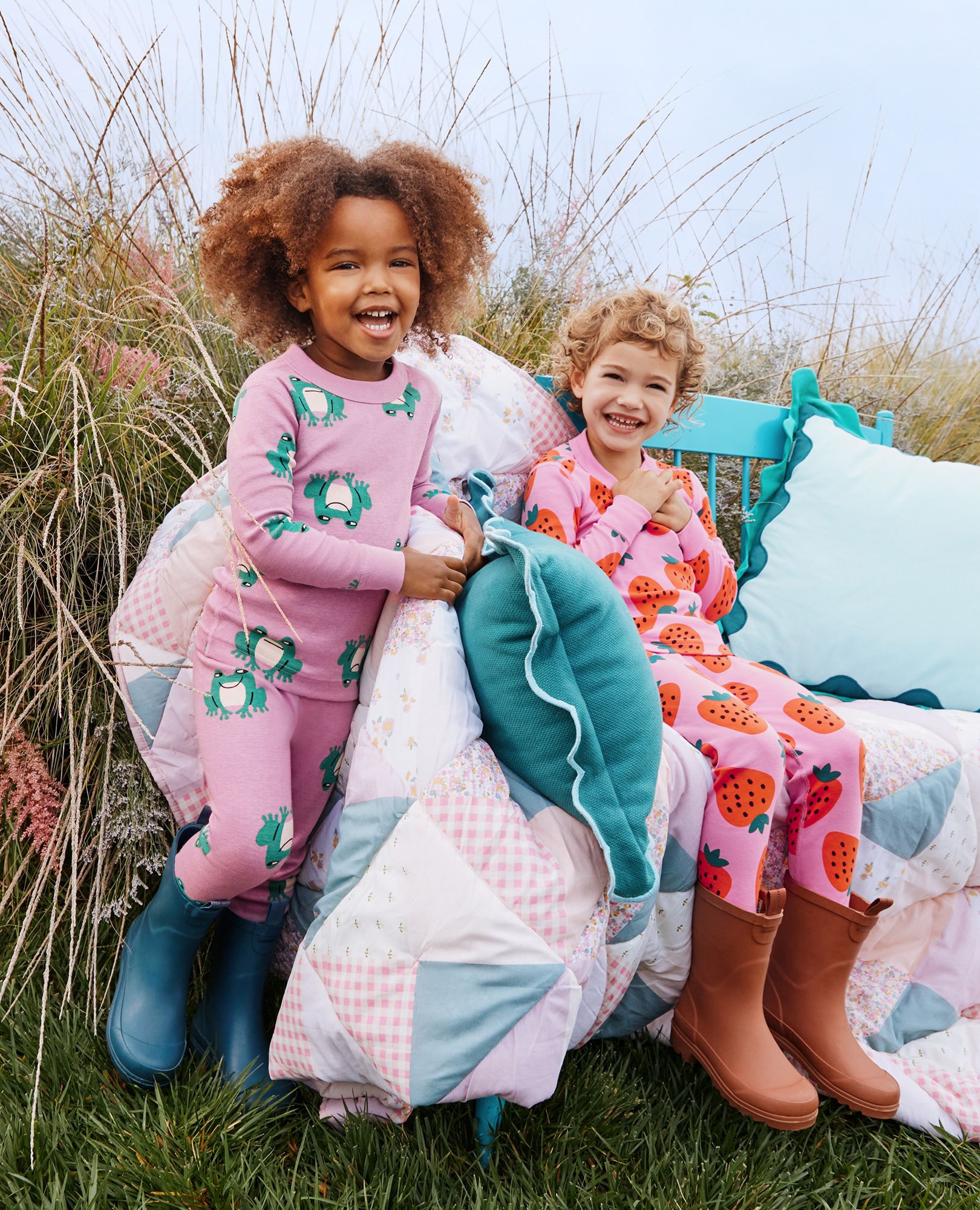 HannaJams™ Pajama Set in Happy Frogs on Purple - main