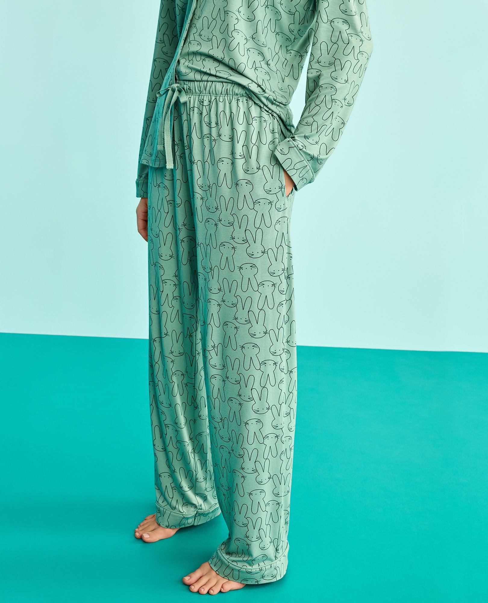 Women's Easter Long Sleeve HannaSoft™ Pajama Set in Easter Bunny on Jade - main