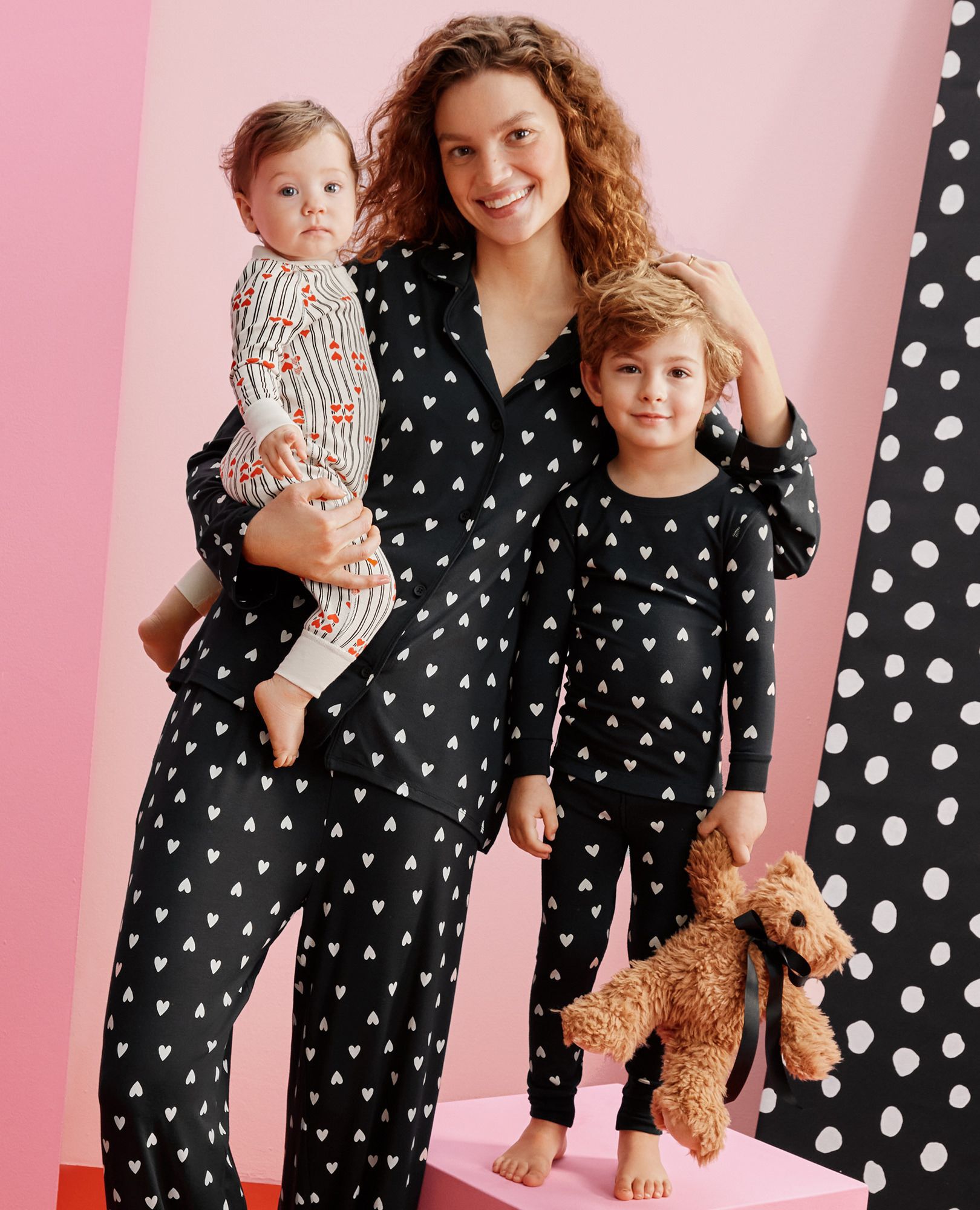 HannaSoft™ Stretch Pajama Set in Flourishing Hearts on Black - main