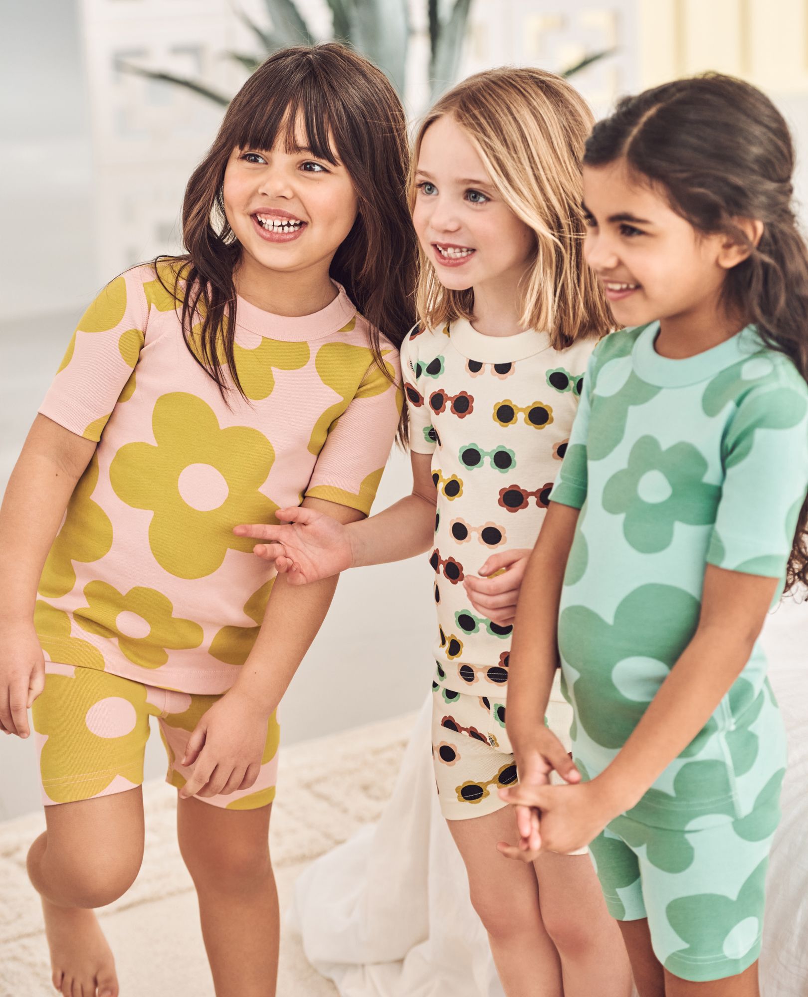 HannaJams™ Pajama Set in  Gigantic Daisy on Sky Blue - main