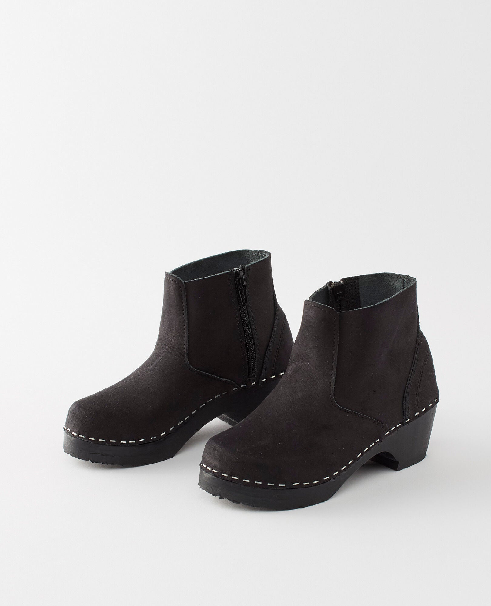 hanna andersson clog boots