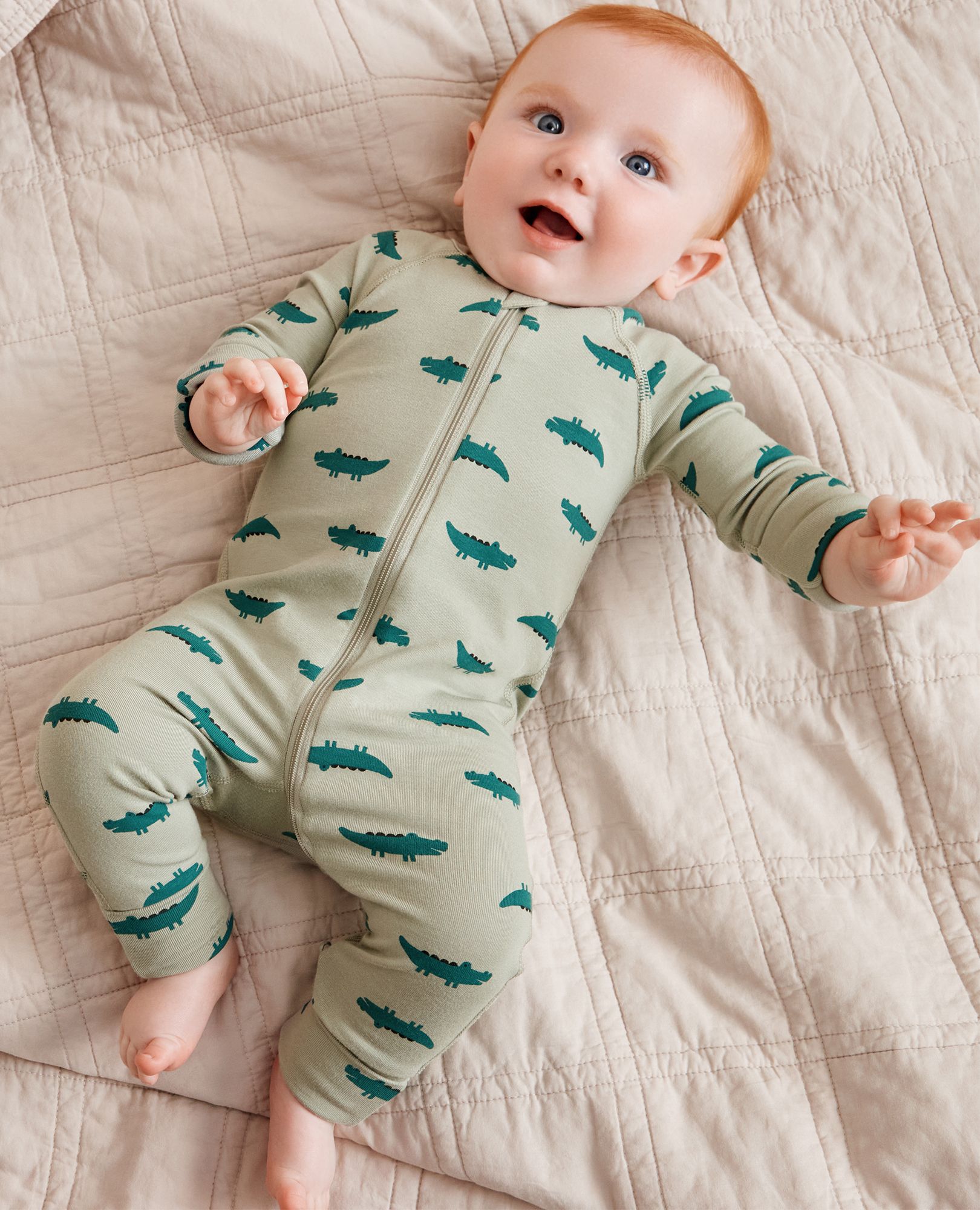 HannaSoft™ Stretch Sleeper in Fir Tree Alligator on Seagrass - main