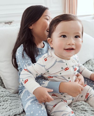 Holiday HannaJams™ Pajama Set in Snowy Polar Bear on North Air - main