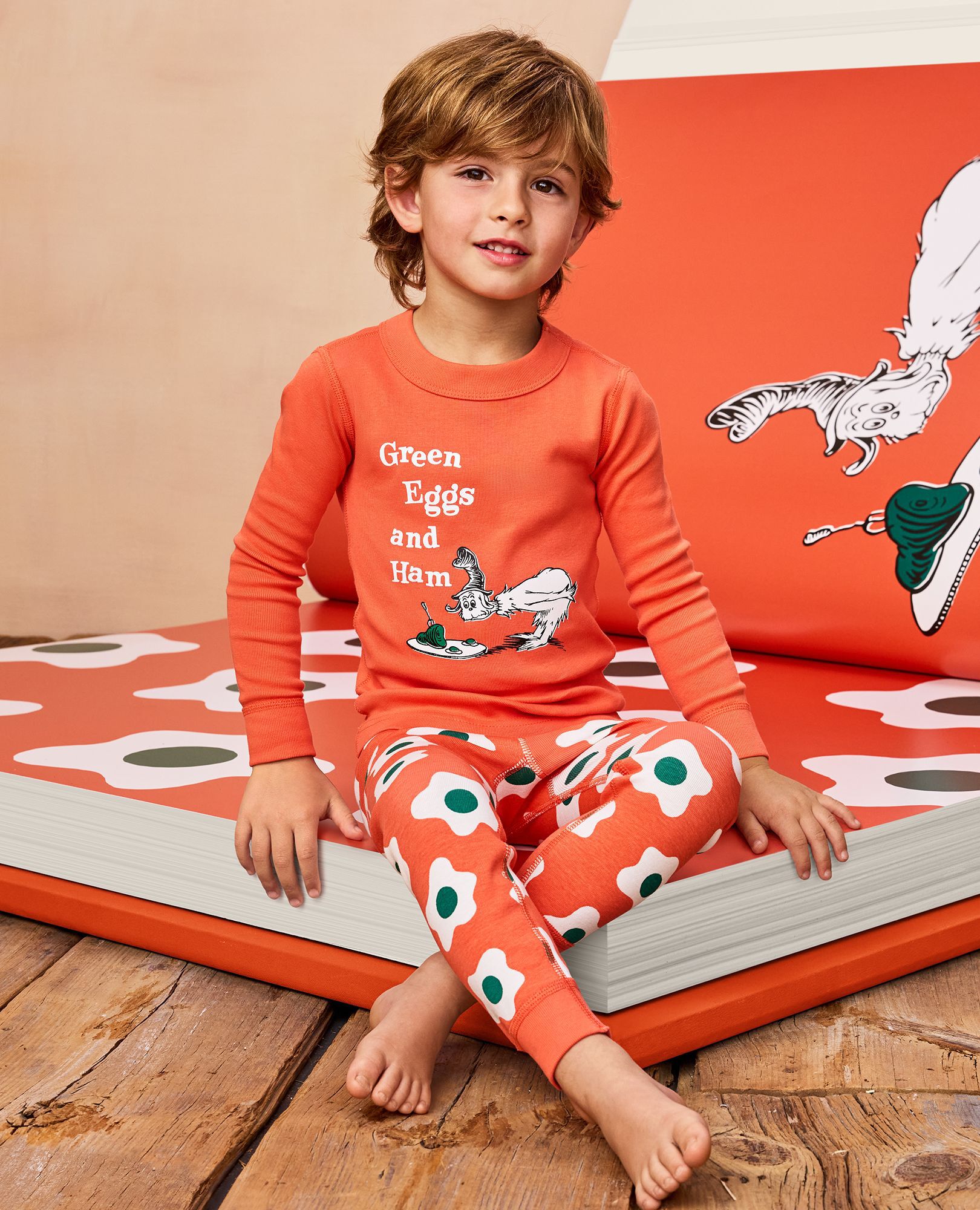 Dr. Seuss HannaJams™ Pajama Set in Green Eggs and Ham - main
