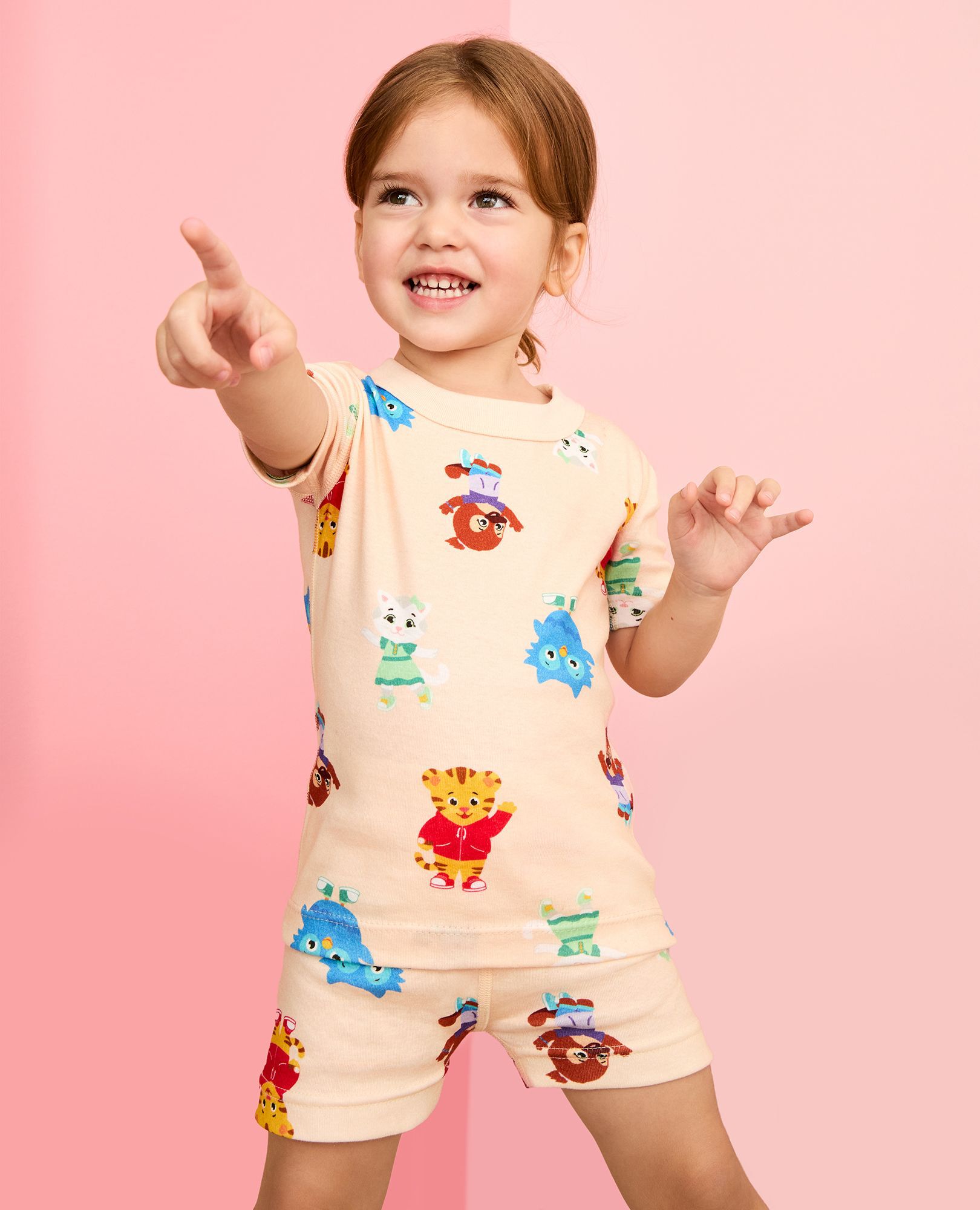Daniel Tiger HannaJams™ Pajama Set in Daniel Tiger Multi Character - main
