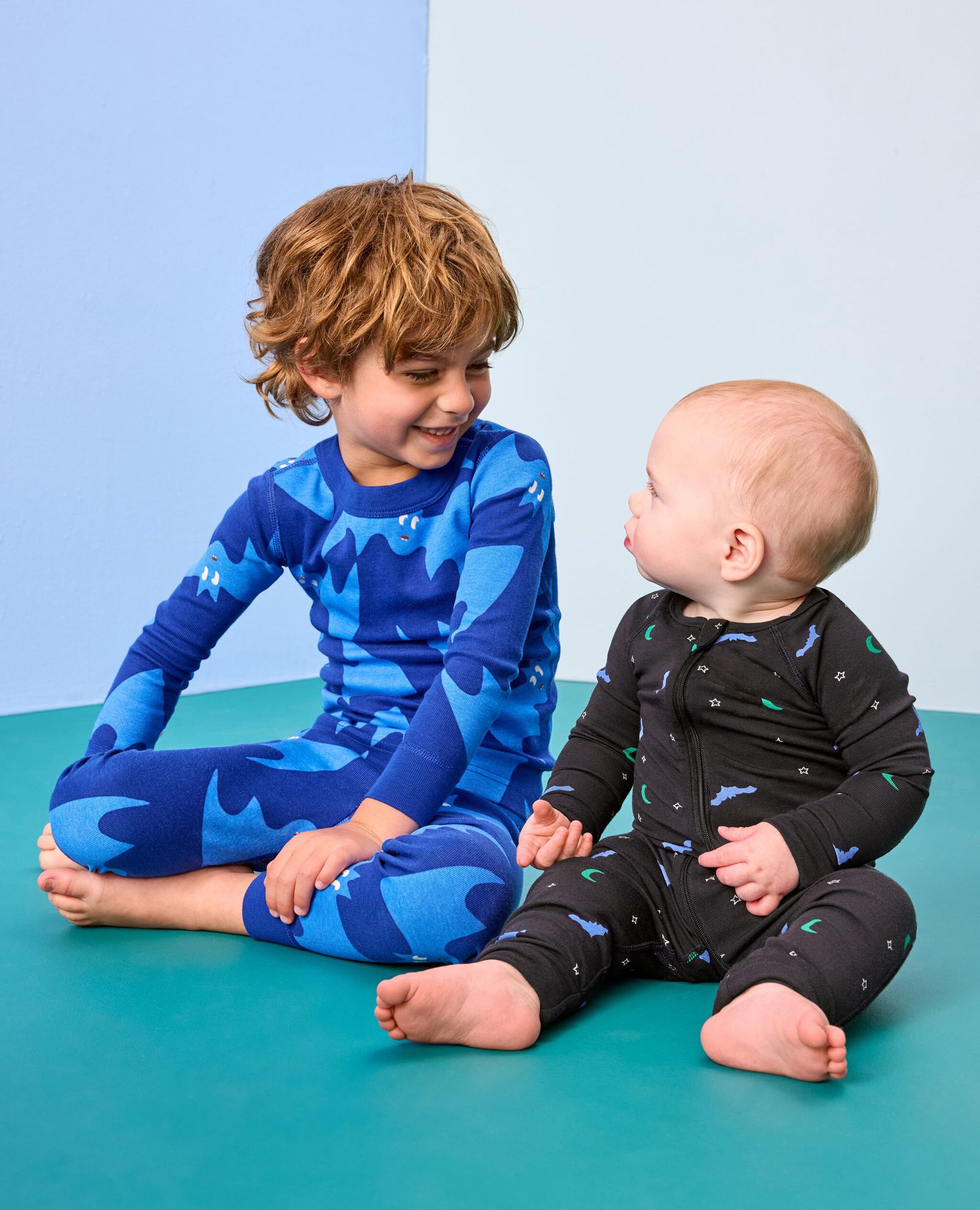 Halloween Glow-in-the-Dark HannaJams™ Pajama Set in Bats on Blue - main