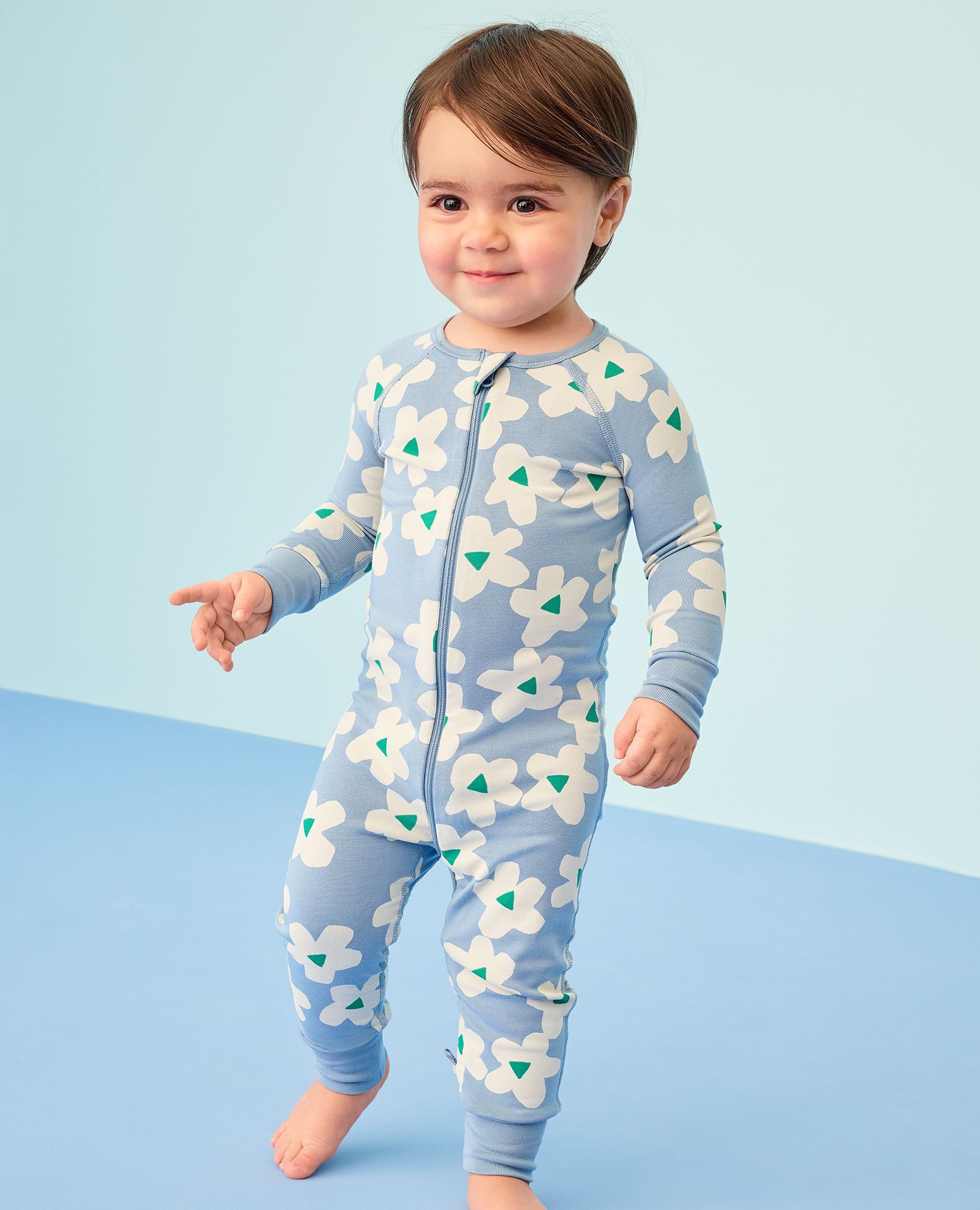 HannaSoft™ Stretch Sleeper in Ecru Flowers on Blue - main