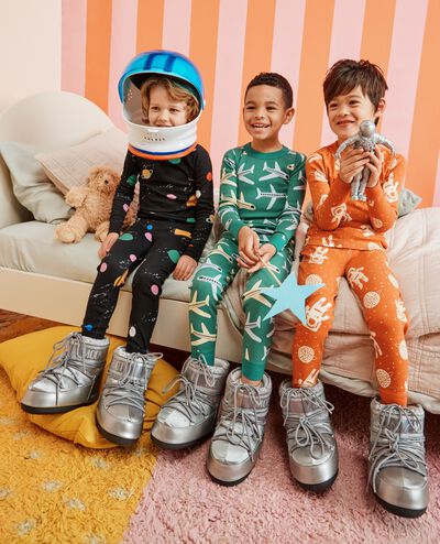 HannaJams™ Pajama Set in Planets on Black - main