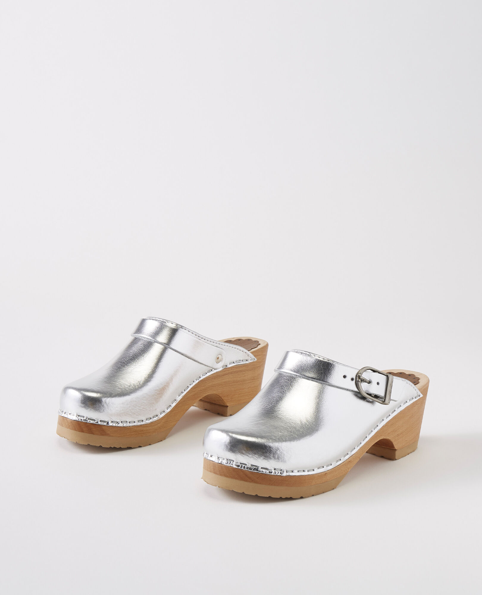 hanna andersson clogs
