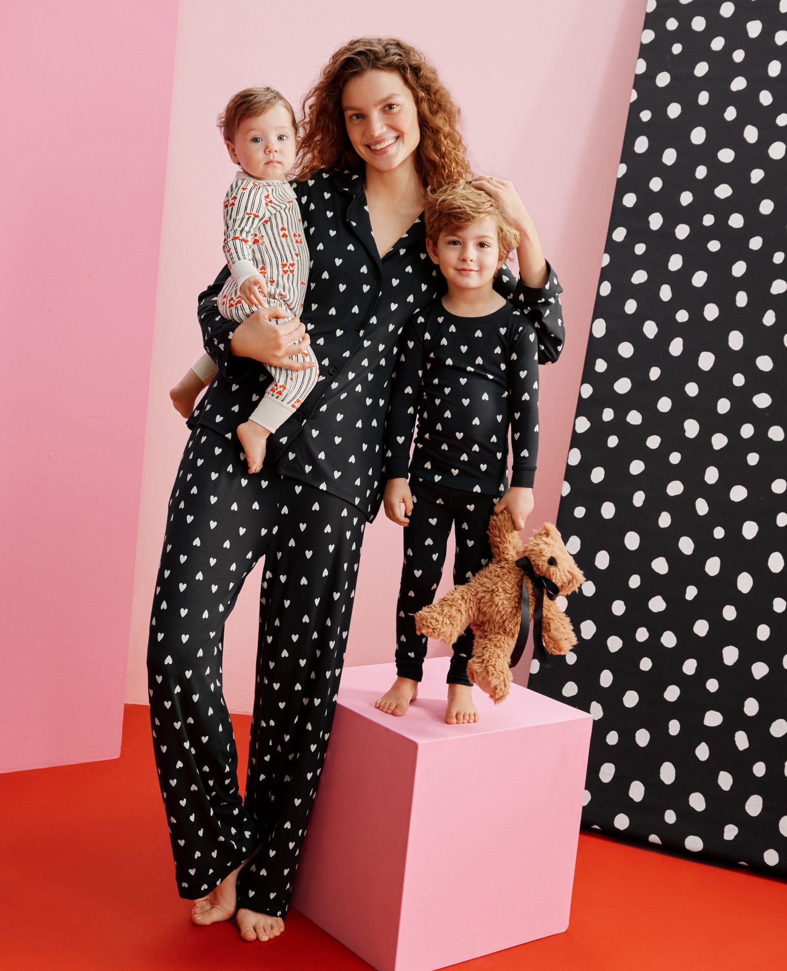 Women's Long Sleeve HannaSoft™ Pajama Set in Flourishing Hearts on Black - main