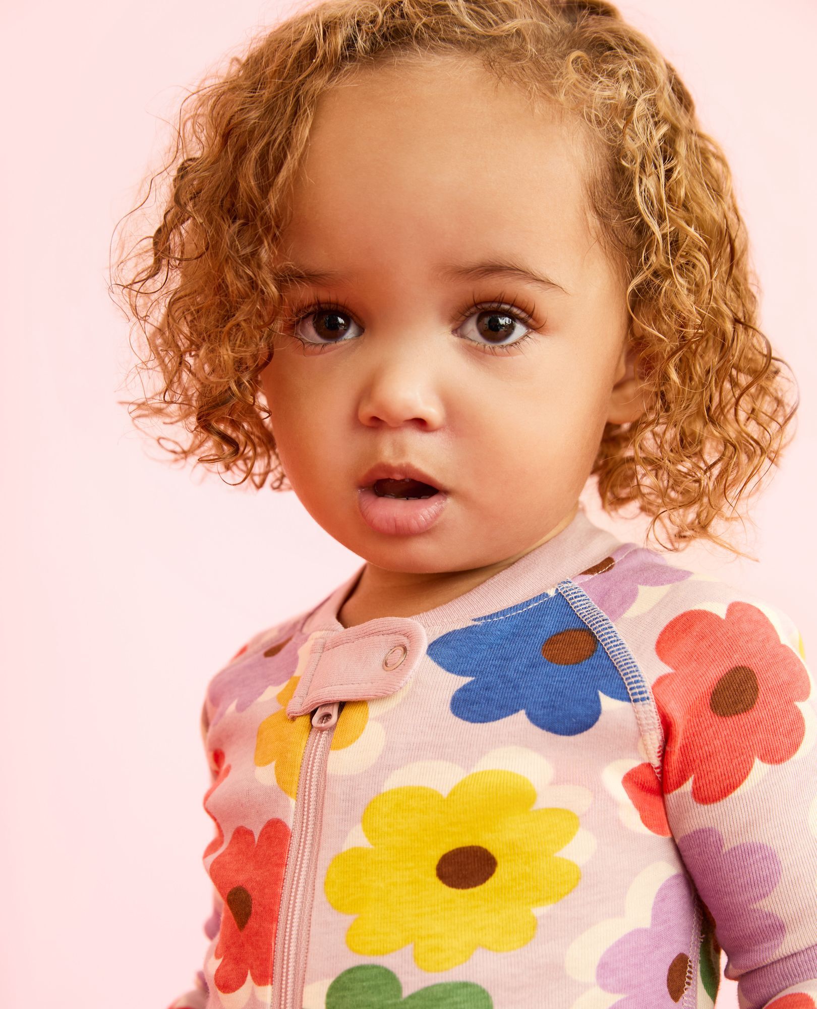 HannaJams™ Sleeper in Multicolored Spring Daises - main