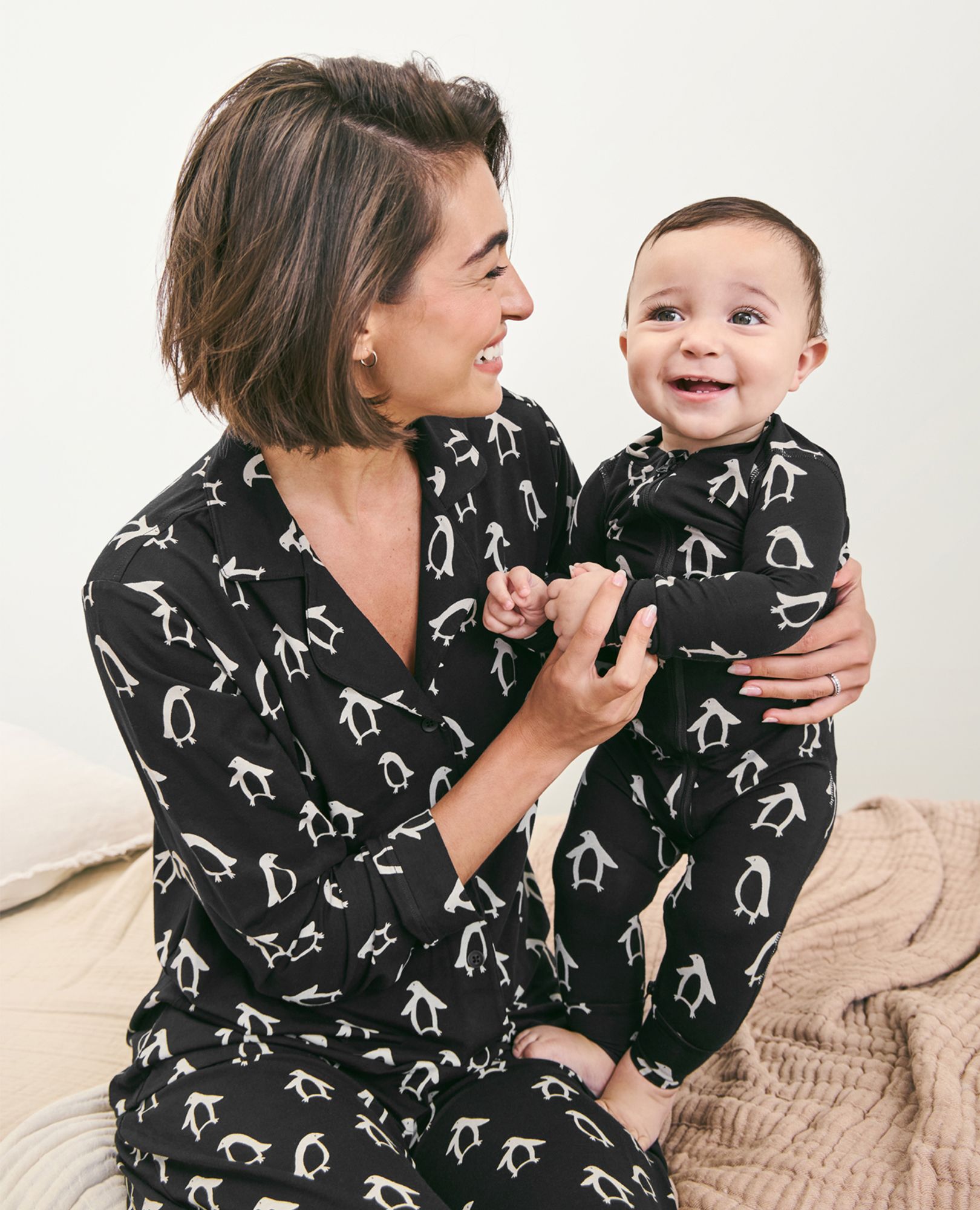 Women s Holiday Long Sleeve Pajama Set in HannaSoft