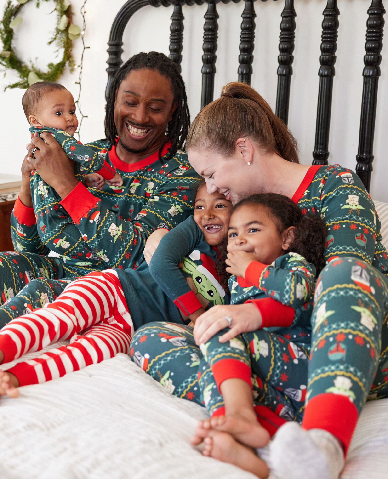 Star Wars™ Grogu Holiday Matching Family Pajamas​ | Hanna Andersson