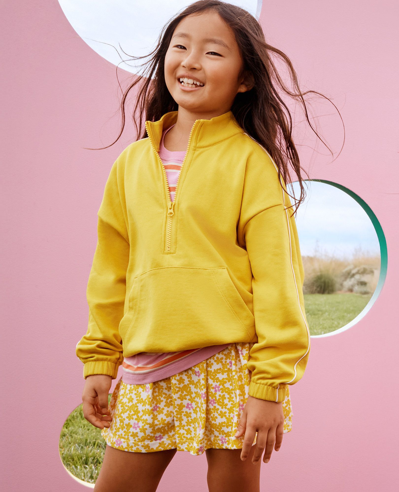 Drawcord Skort in Scattered Daisies on Ecru - main