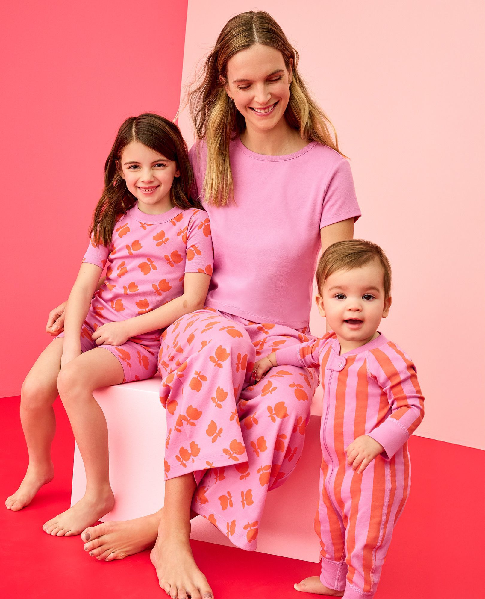 HannaJams™ Pajama Set in Tossed Tulips on Pink - main