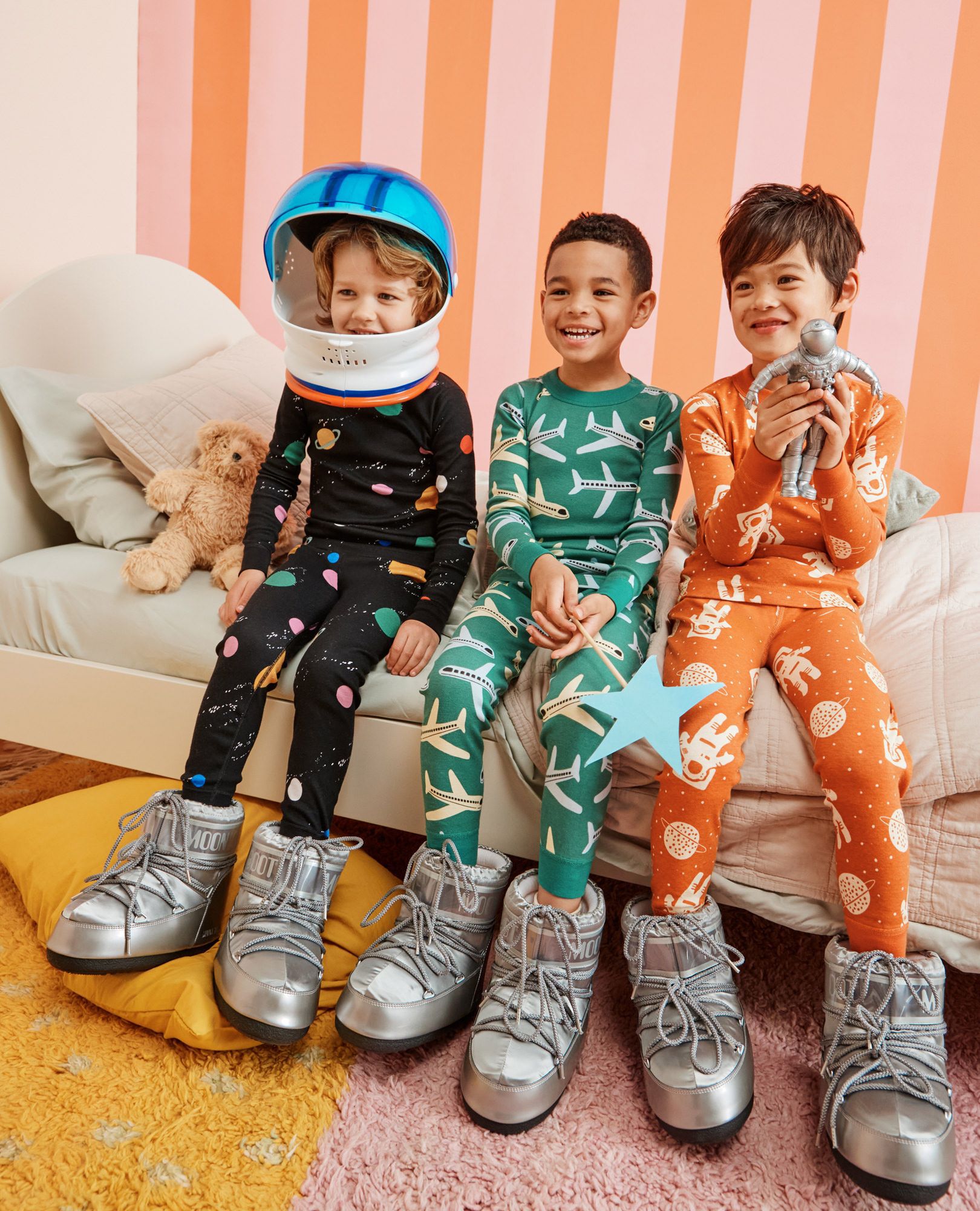 HannaJams™ Pajama Set in Astronauts on Bisque - main