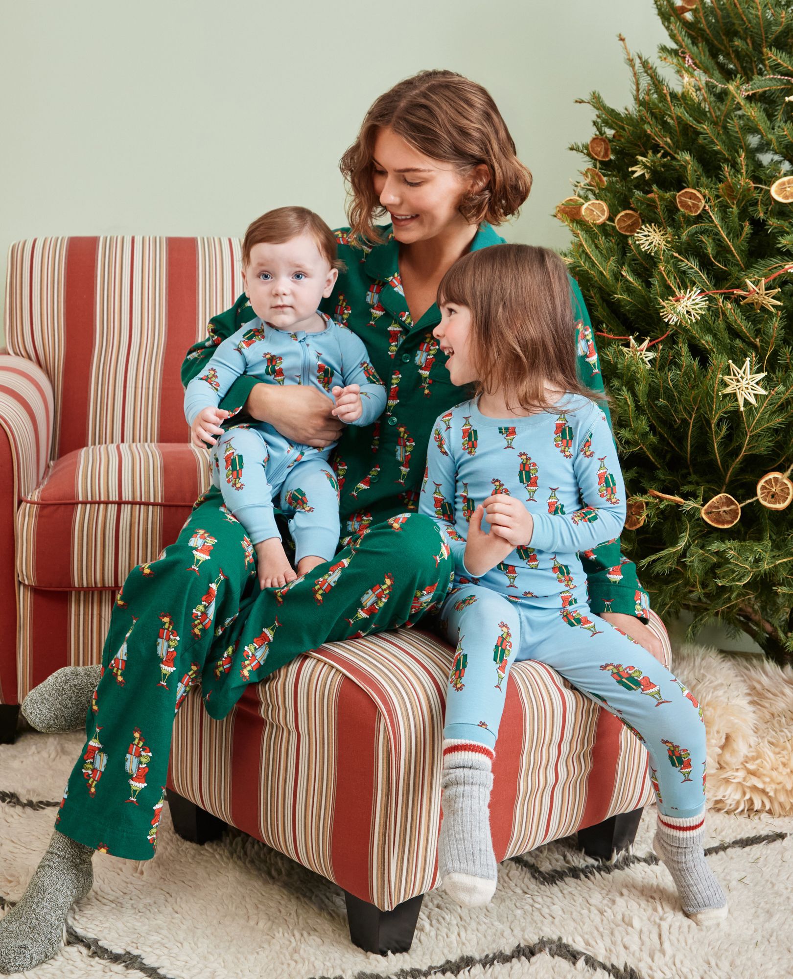 Dr. Seuss Grinch HannaSoft™ Stretch Pajama Set in Grinch Presents on Blue - main