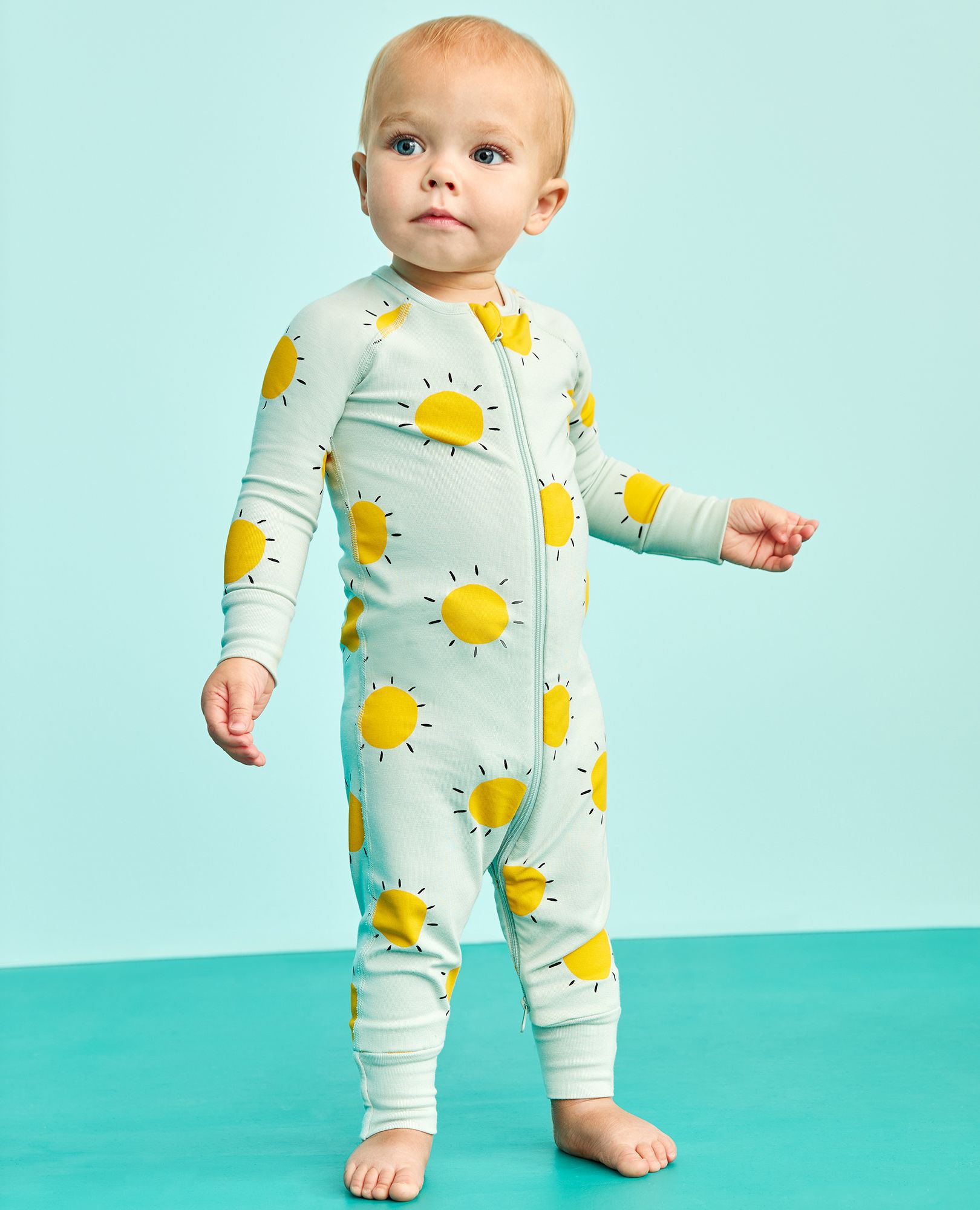 HannaSoft™ Stretch Sleeper in Springtime Suns on Blue - main
