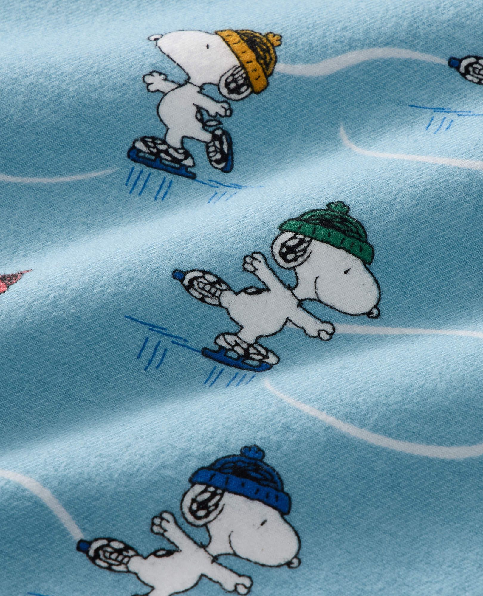 SNOOPY。 Amazon.com: Peanuts Snoopy Collapsible Laundry Basket, Lightweight