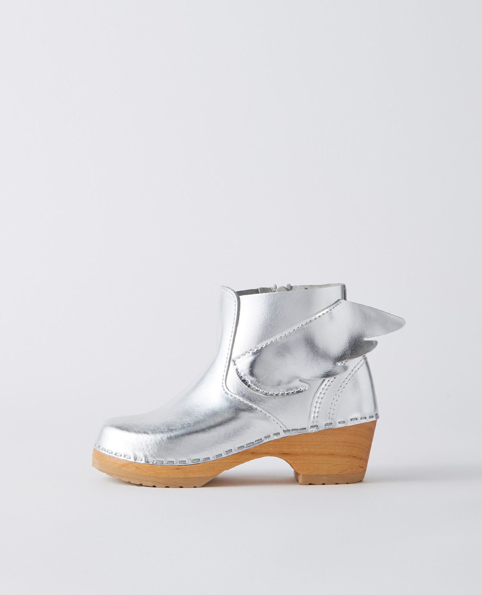 hanna andersson clogs
