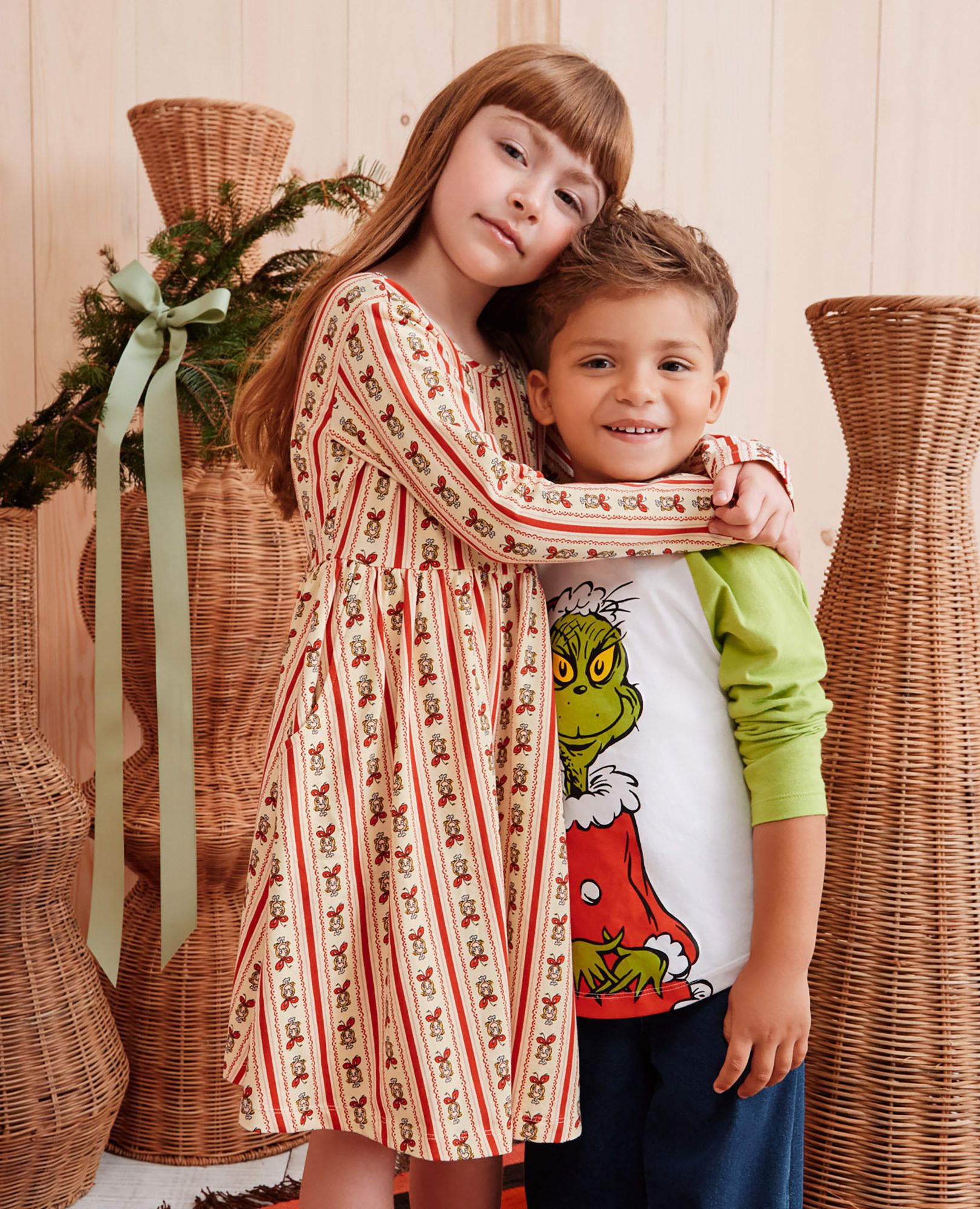 【新品】Hydrogen Thunder Dress S Dr. Seuss Grinch Long Sleeve Skater Dress with Pockets | Hanna