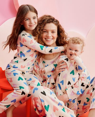 HannaJams™ Pajama Set in Fluttering Hearts - main