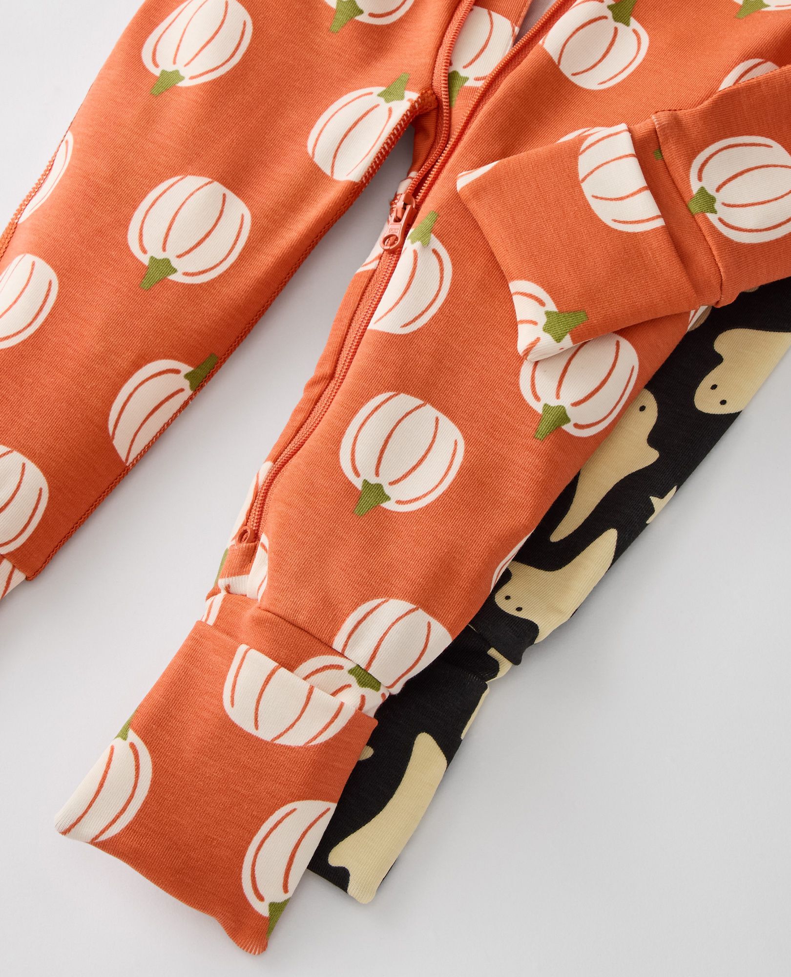 Halloween HannaSoft™ Stretch Sleeper | Hanna Andersson