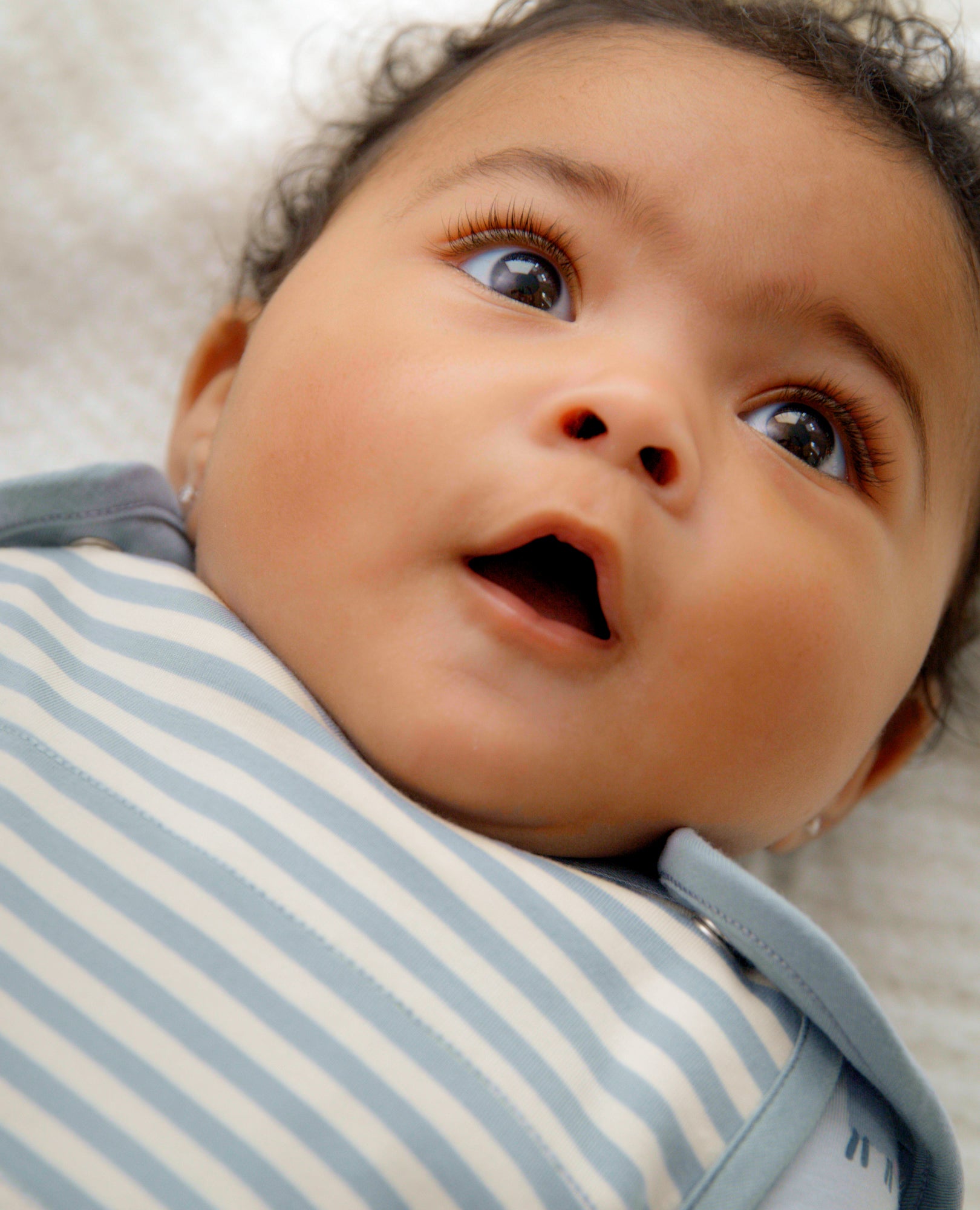 Video of child wearing Baby Sleep Sack in HannaSoft™ (0.5 TOG)