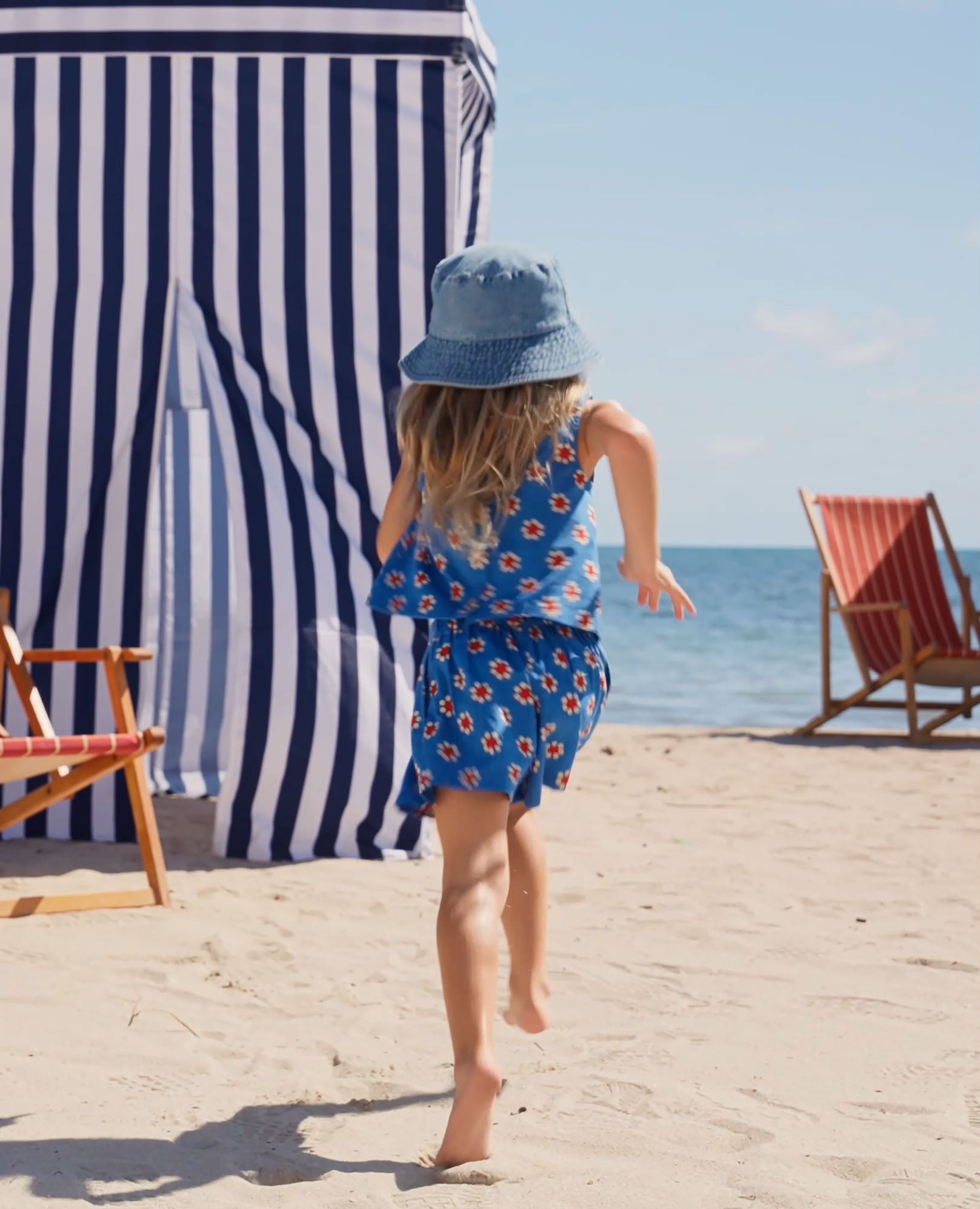 Video of child wearing Poplin Shorts with Pockets