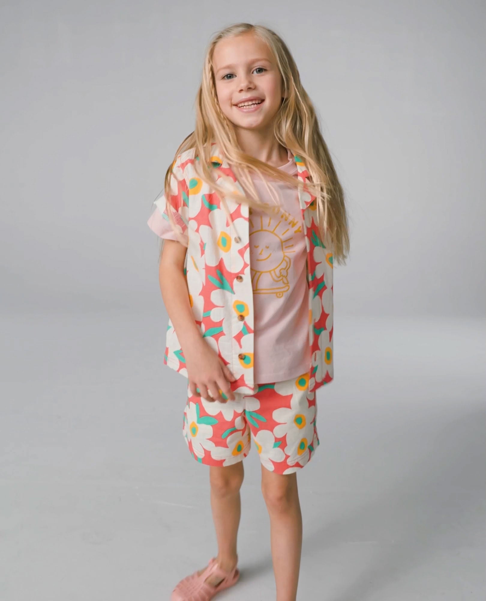 Video of child wearing Poplin Button Up Shirt