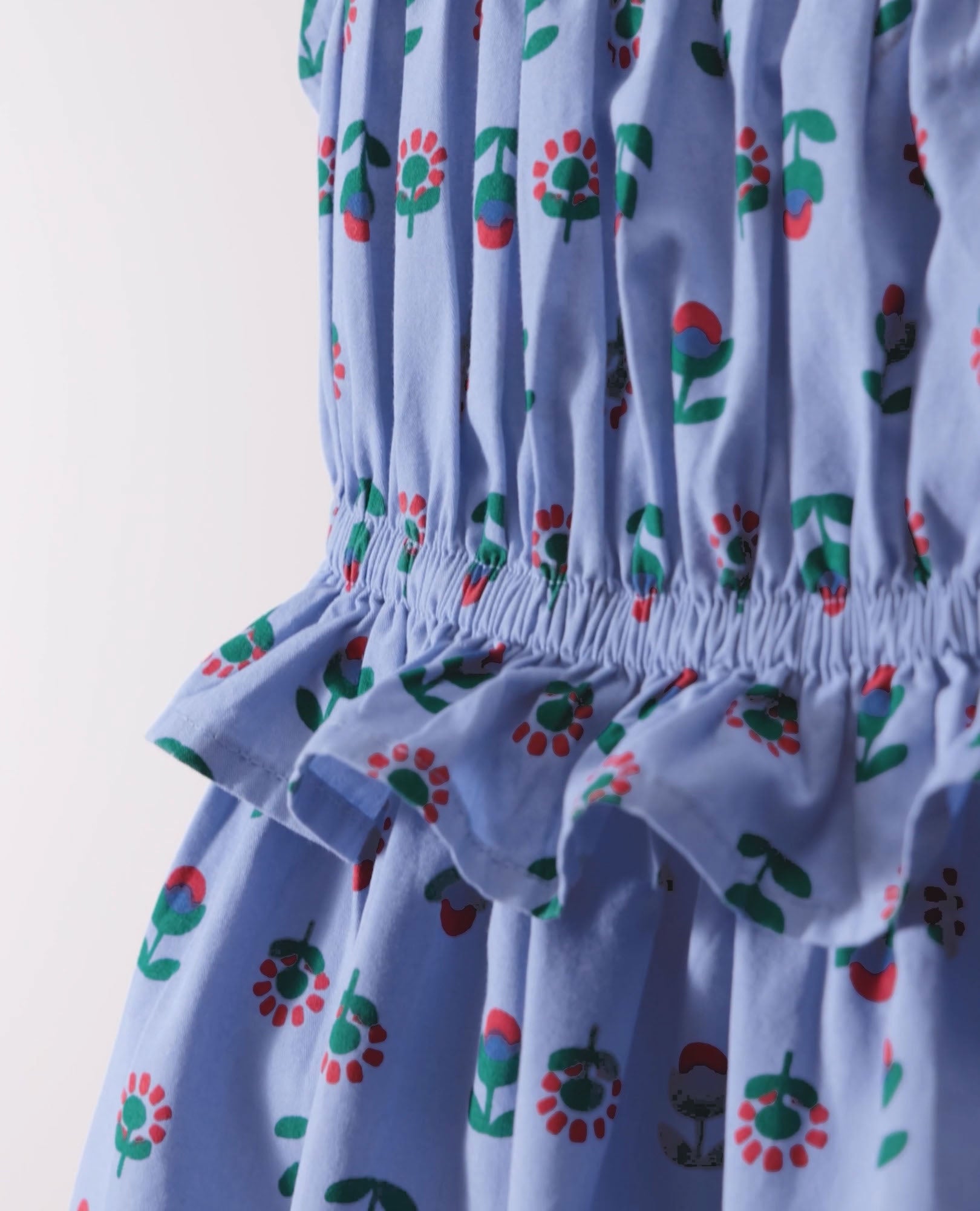 Video of child wearing Sleeveless Poplin Smocked Dress